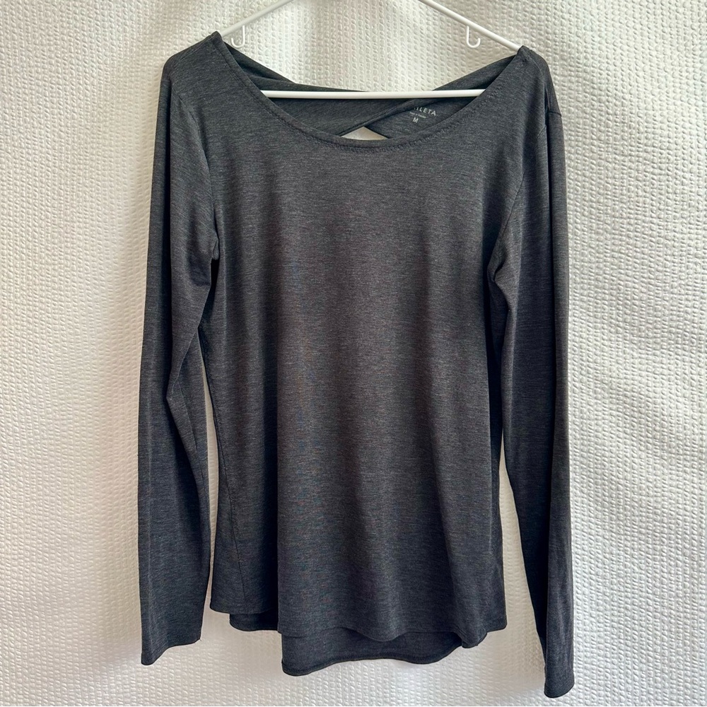 Athleta Flexlight Gray Long Sleeve Open Back Top Women’s Medium Yoga Workout